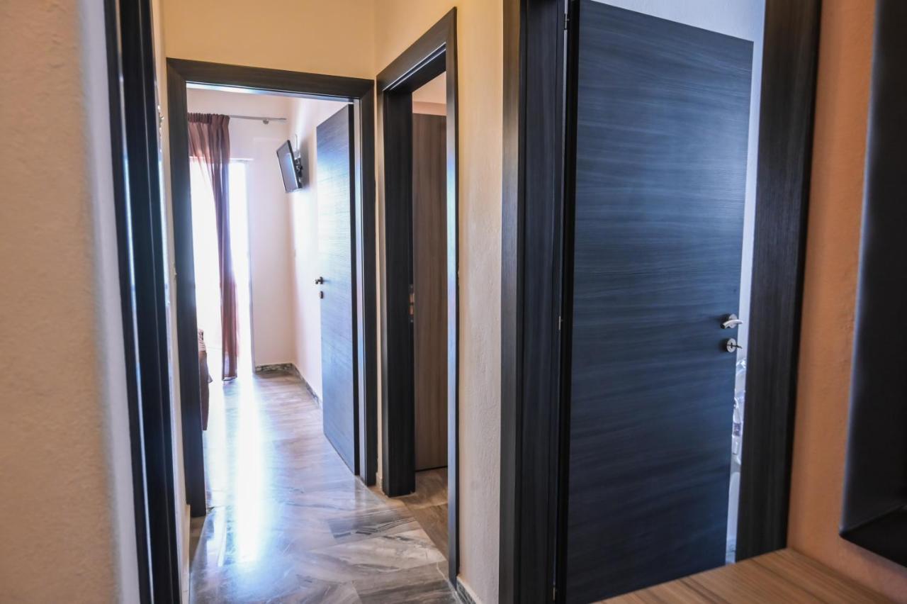 Hotel Kostas Olympiakí Aktí Exteriör bild