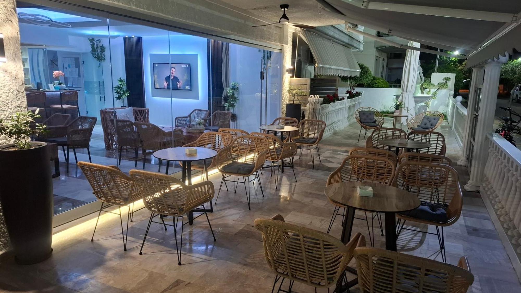 Hotel Kostas Olympiakí Aktí Exteriör bild